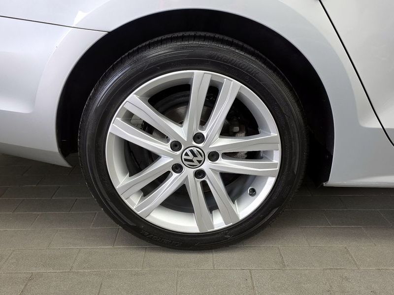 2016 Volkswagen Jetta 2.0 TDI BlueMotion Premium 6th photo 5