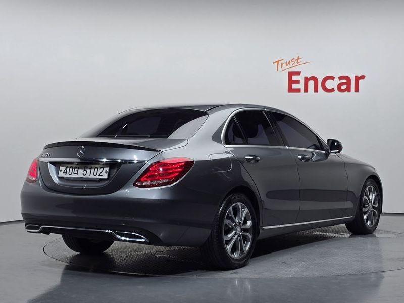 2017 Mercedes-Benz C-Class C220 d Avantgarde photo 2