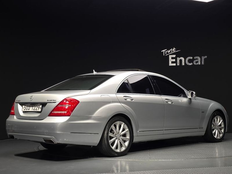 2012 Mercedes-Benz S-Class S350 BlueTEC photo 2