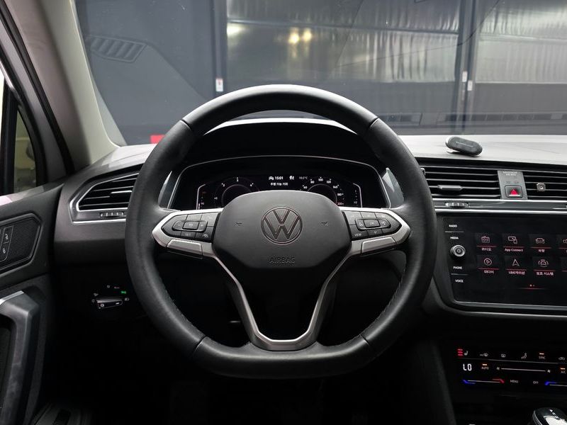 2022 Volkswagen Tiguan 2.0 TDI 4-Motion Premium photo 13