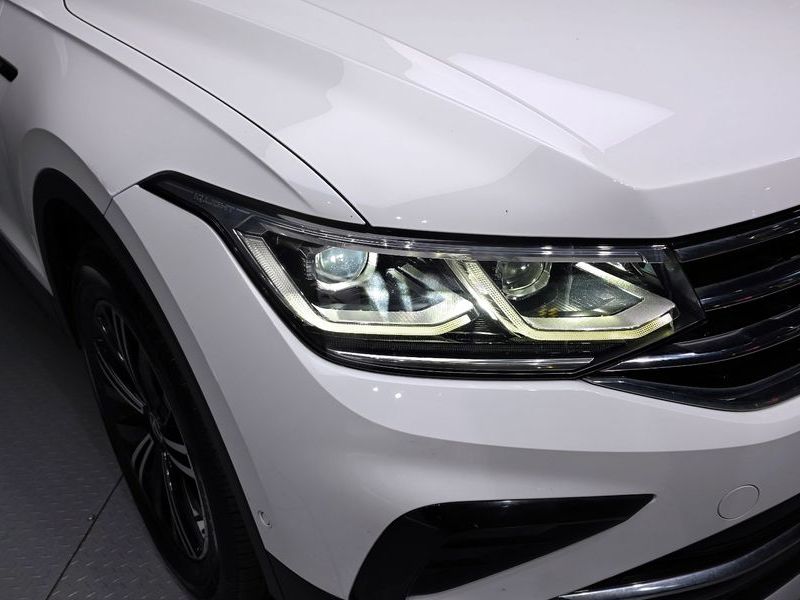 2022 Volkswagen Tiguan 2.0 TDI 4-Motion Premium photo 22