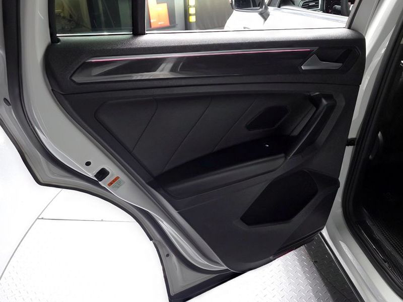 2022 Volkswagen Tiguan 2.0 TDI 4-Motion Premium photo 25