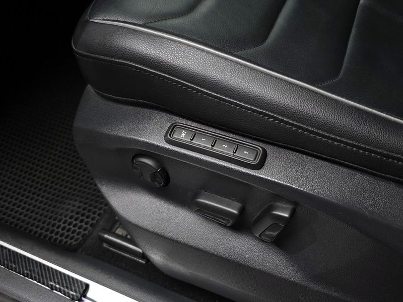 2022 Volkswagen Tiguan 2.0 TDI 4-Motion Premium photo 29