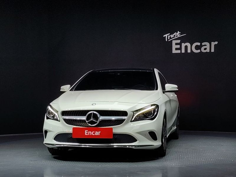 2017 Mercedes-Benz A-Class CLA250 4MATIC photo 3