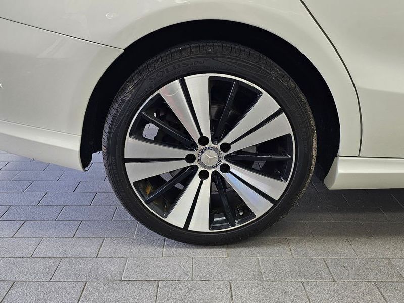 2017 Mercedes-Benz A-Class CLA250 4MATIC photo 5