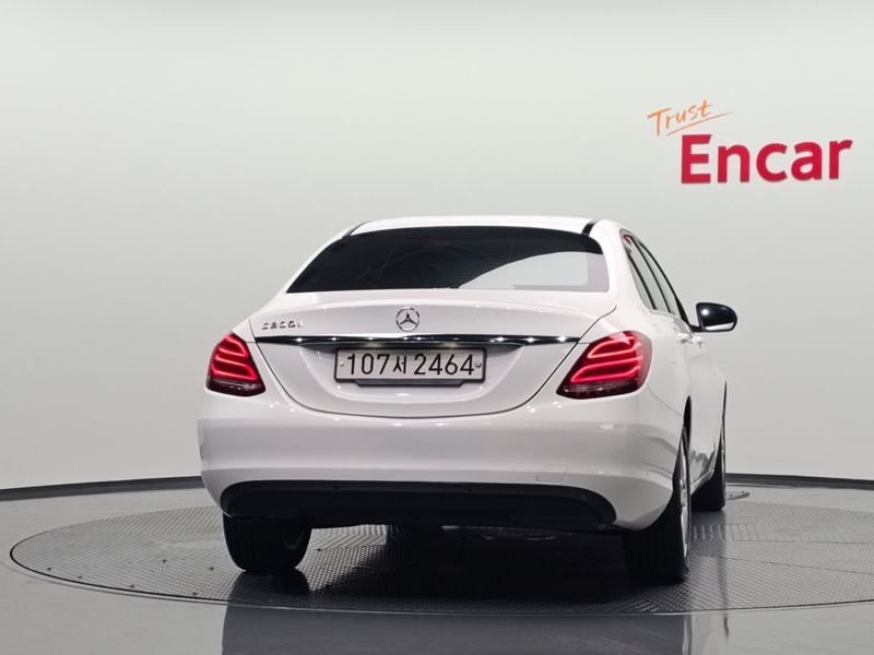 2017 Mercedes-Benz C-Class C200 d photo 4