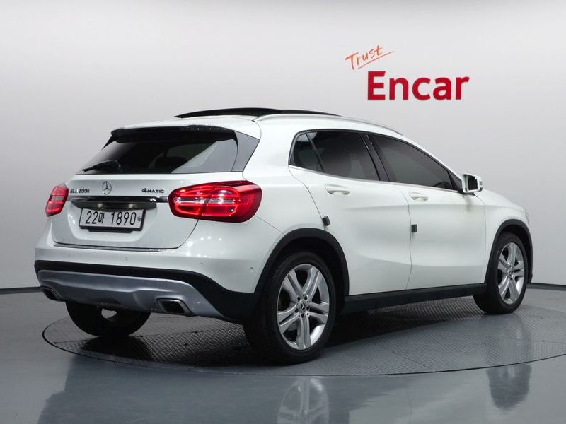 2015 Mercedes-Benz A-Class GLA200 CDI photo 2