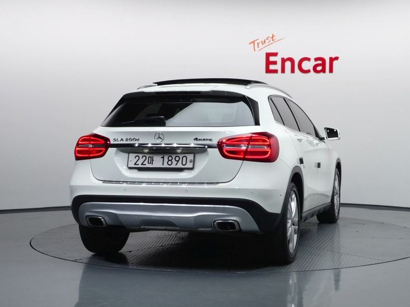 2015 Mercedes-Benz A-Class GLA200 CDI photo 4