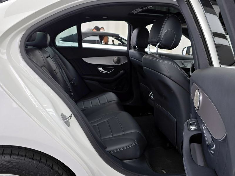 2018 Mercedes-Benz C-Class C350e photo 11