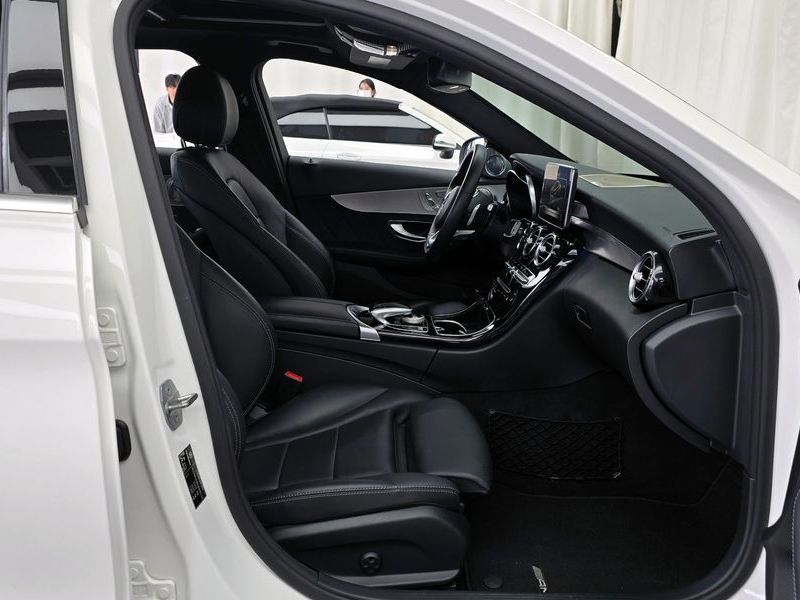 2018 Mercedes-Benz C-Class C350e photo 12