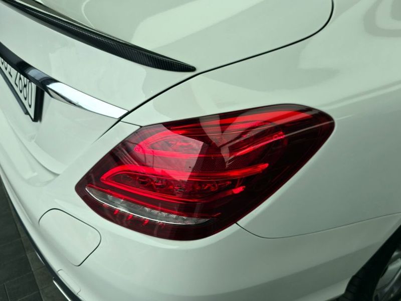 2018 Mercedes-Benz C-Class C350e photo 23