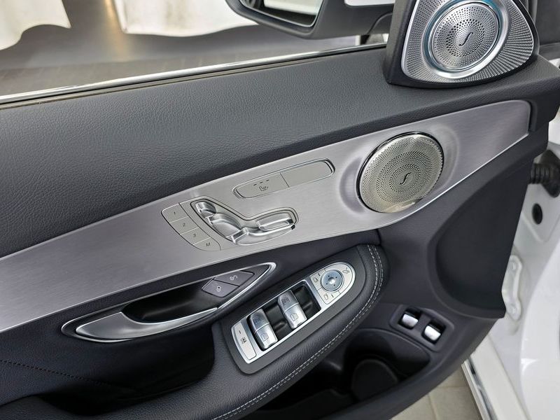 2018 Mercedes-Benz C-Class C350e photo 28