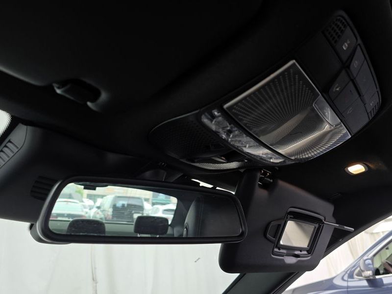2018 Mercedes-Benz C-Class C350e photo 29