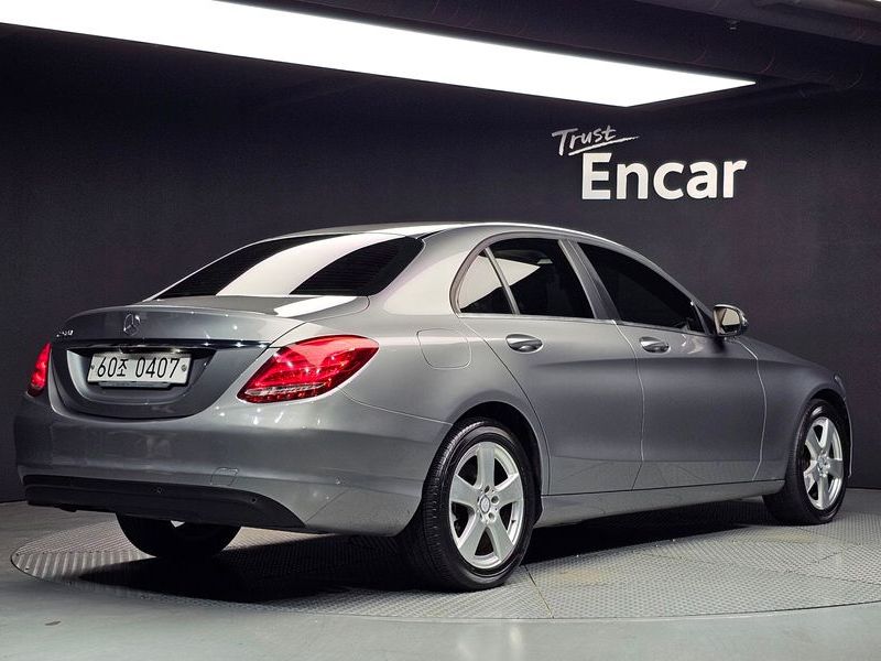 2016 Mercedes-Benz C-Class C200 d photo 2