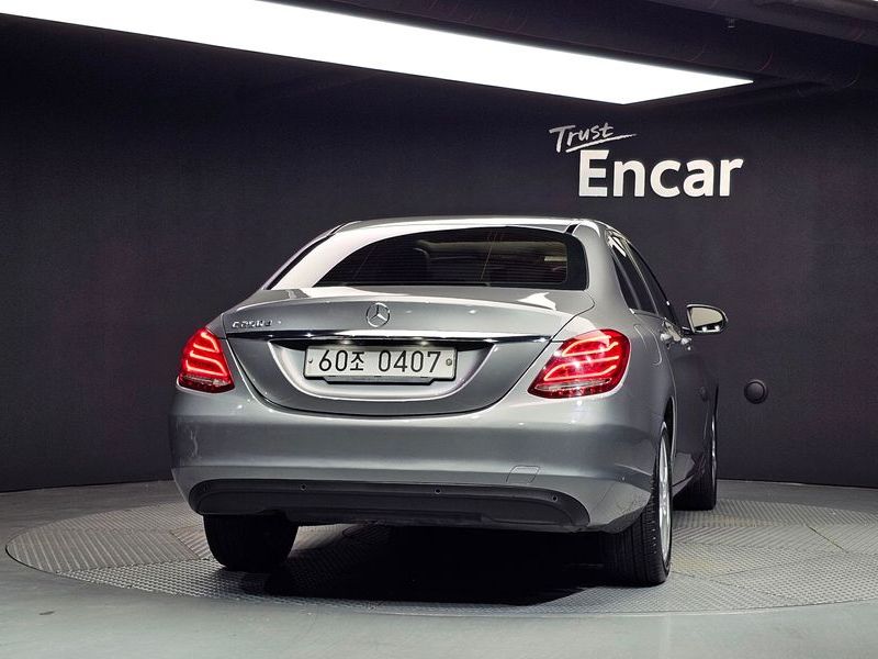 2016 Mercedes-Benz C-Class C200 d photo 4