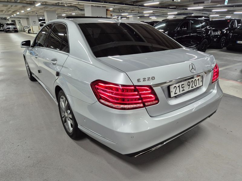 2014 Mercedes-Benz E-Class E220 CDI Avantgarde photo 2