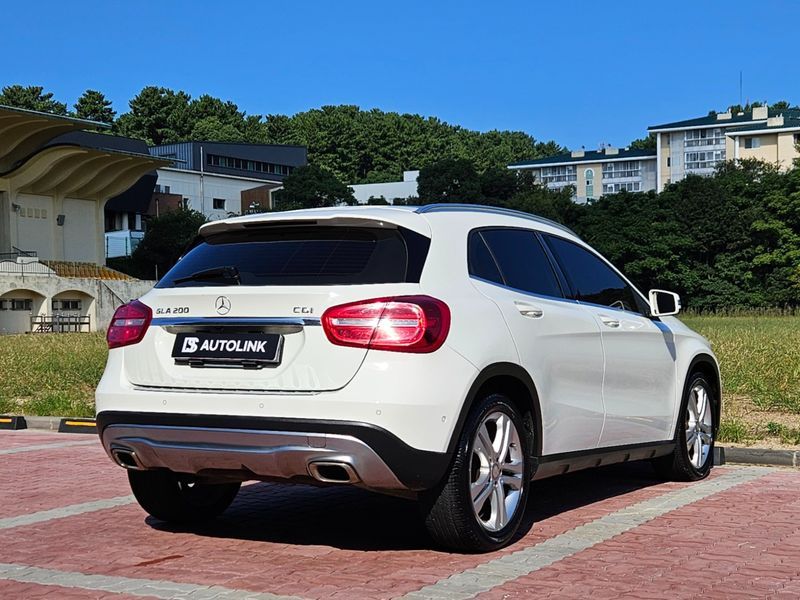 2015 Mercedes-Benz A-Class GLA200 CDI photo 2