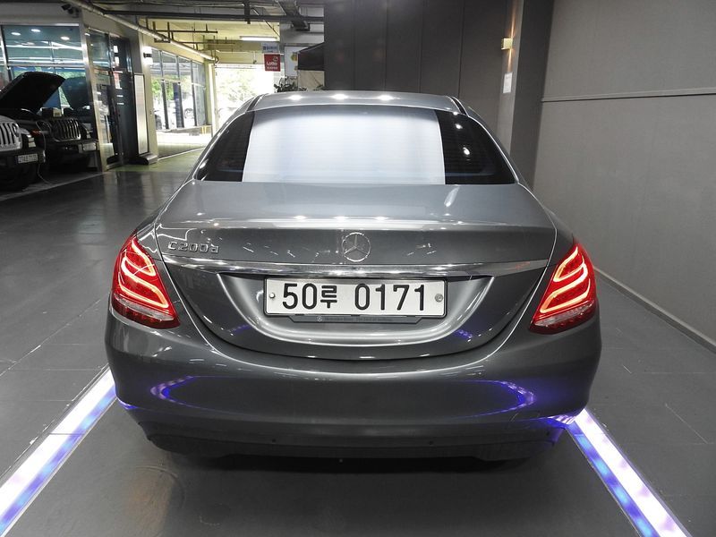 2017 Mercedes-Benz C-Class C200 d photo 4