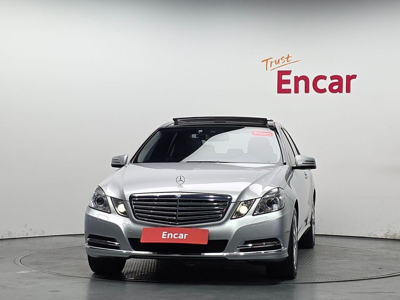 2013 Mercedes-Benz E-Class E300 Elegance photo 3