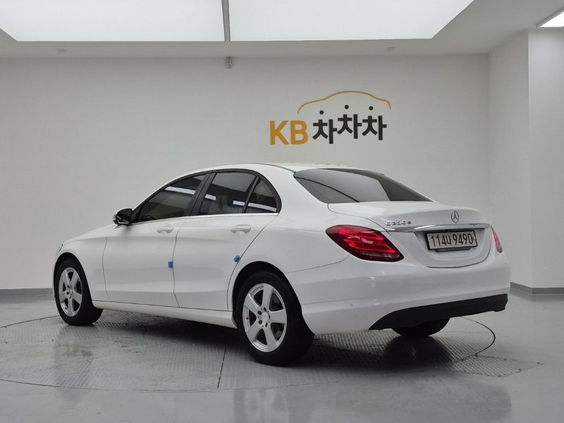 2016 Mercedes-Benz C-Class C200 d photo 3