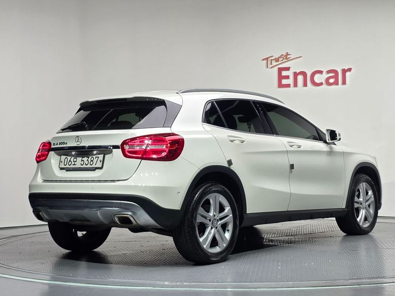 2017 Mercedes-Benz A-Class GLA200 d photo 2