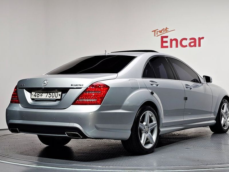 2013 Mercedes-Benz S-Class S350 BlueTEC photo 2
