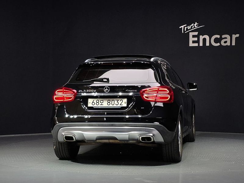 2017 Mercedes-Benz A-Class GLA200 d 4MATIC photo 4