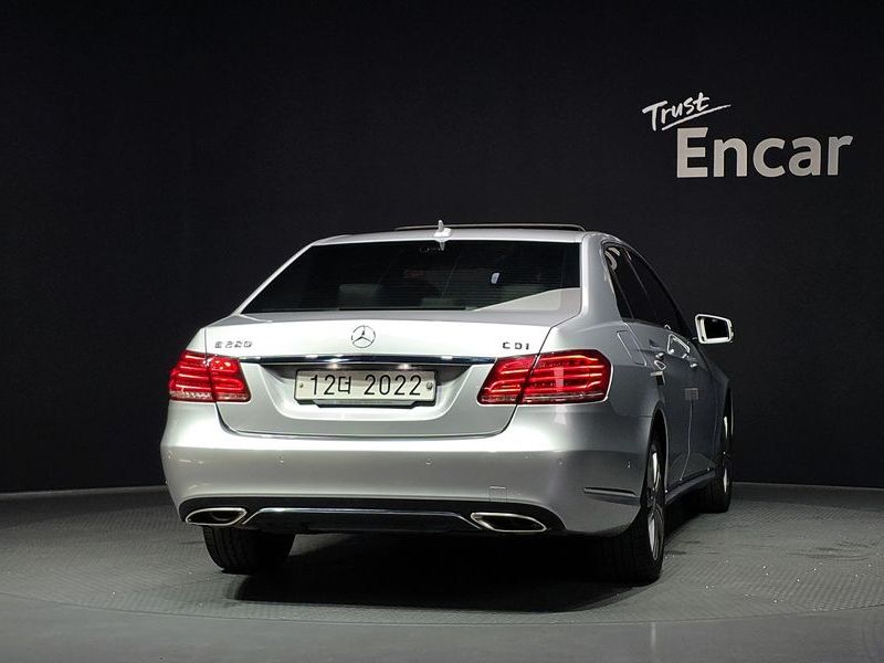 2014 Mercedes-Benz E-Class E220 CDI Avantgarde photo 4
