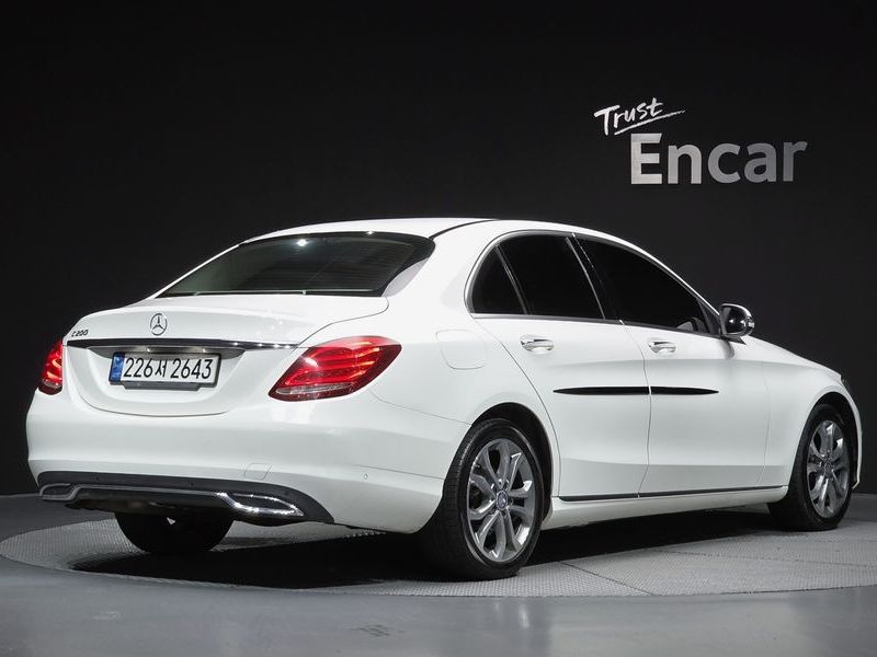 2016 Mercedes-Benz C-Class C200 Avantgarde photo 2