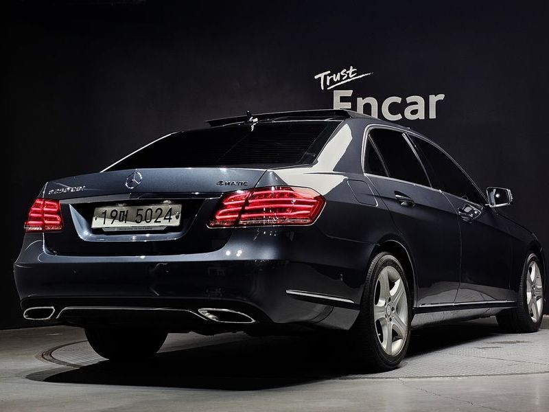 2014 Mercedes-Benz E-Class E250 CDI 4MATIC photo 2