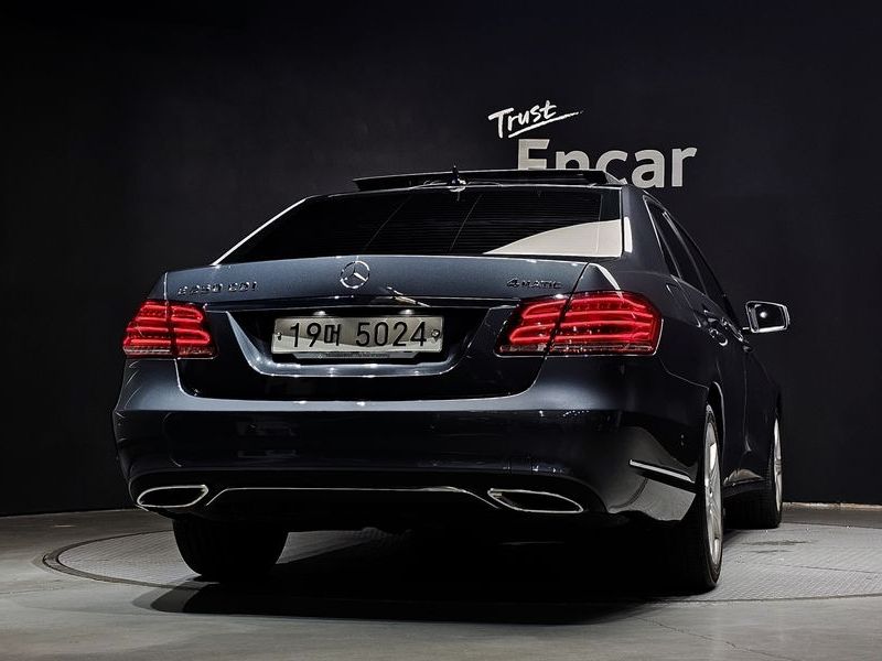 2014 Mercedes-Benz E-Class E250 CDI 4MATIC photo 4