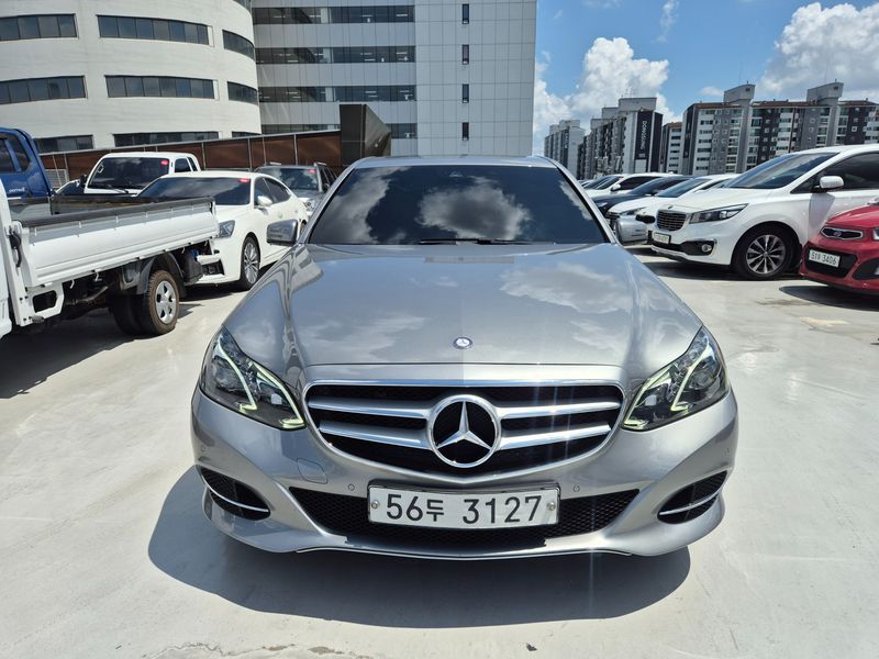 2015 Mercedes-Benz E-Class E220 Bluetec Avantgarde photo 3