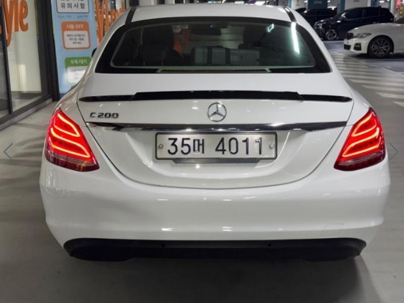 2017 Mercedes-Benz C-Class C200 photo 5
