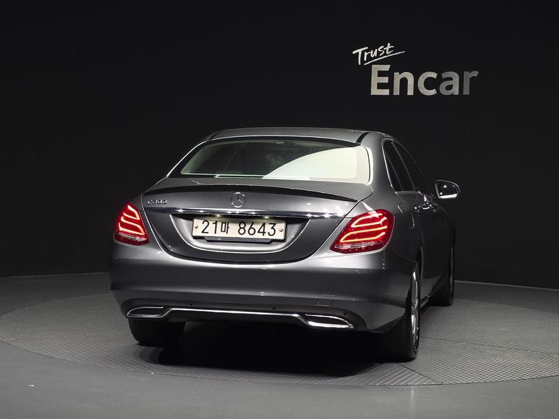 2017 Mercedes-Benz C-Class C200 Avantgarde photo 4