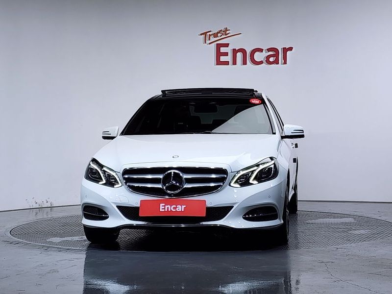 2016 Mercedes-Benz E-Class E300 Avangard photo 3