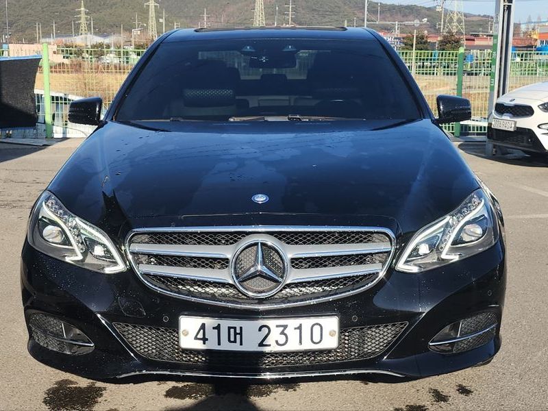 2016 Mercedes-Benz E-Class E250 BlueTec 4MATIC AV photo 3