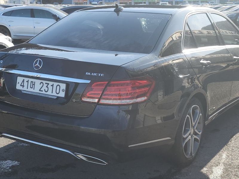 2016 Mercedes-Benz E-Class E250 BlueTec 4MATIC AV photo 4