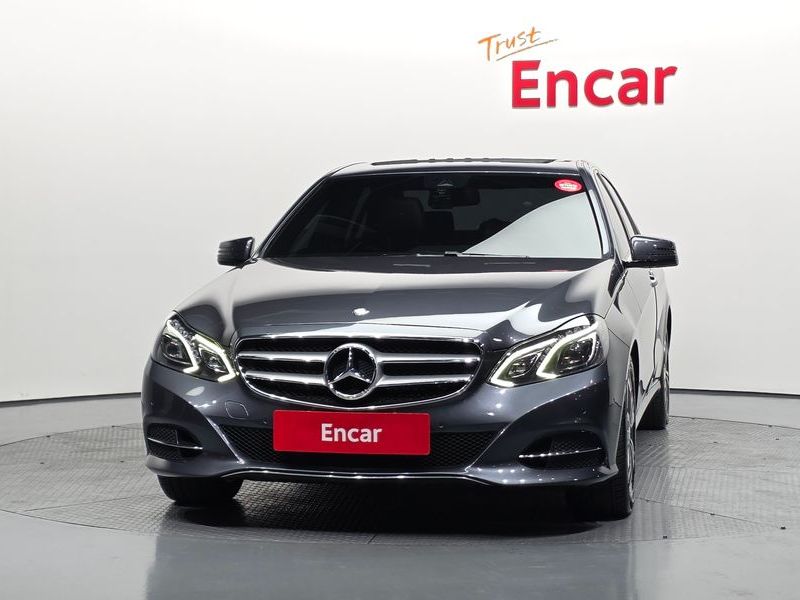 2015 Mercedes-Benz E-Class E220 Bluetec Avantgarde photo 3