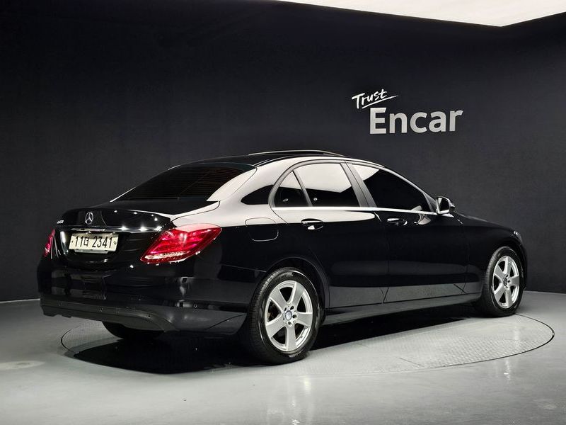 2017 Mercedes-Benz C-Class C200 d photo 2
