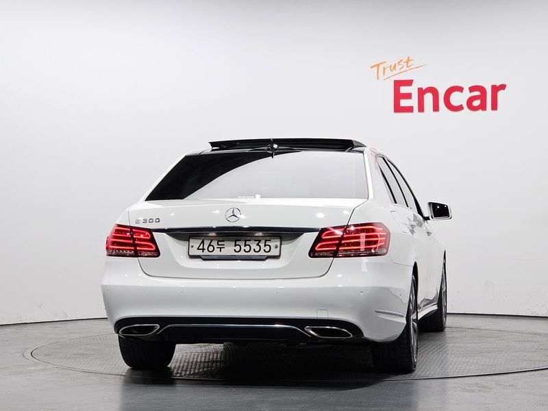 2014 Mercedes-Benz E-Class E300 Avangard photo 4