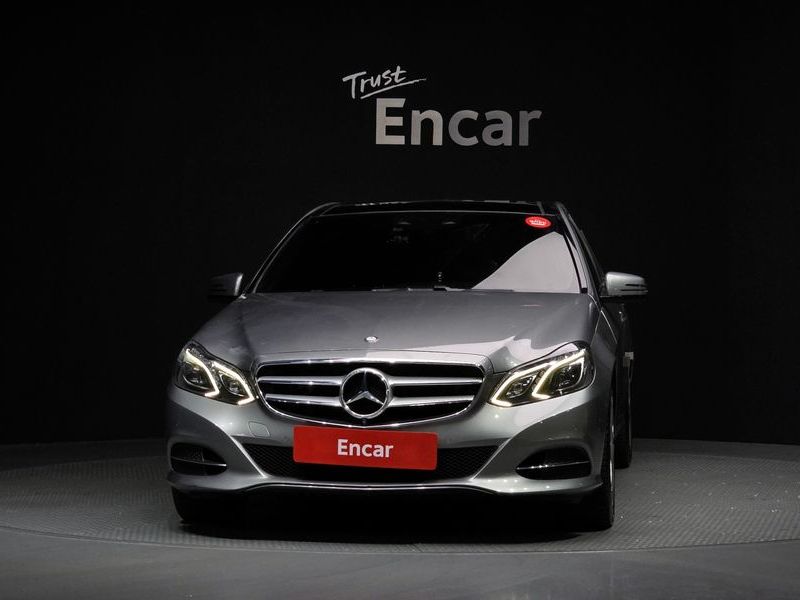 2015 Mercedes-Benz E-Class E250 BlueTec 4MATIC AV photo 3