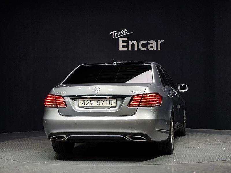 2014 Mercedes-Benz E-Class E300 4MATIC Avantgarde photo 4