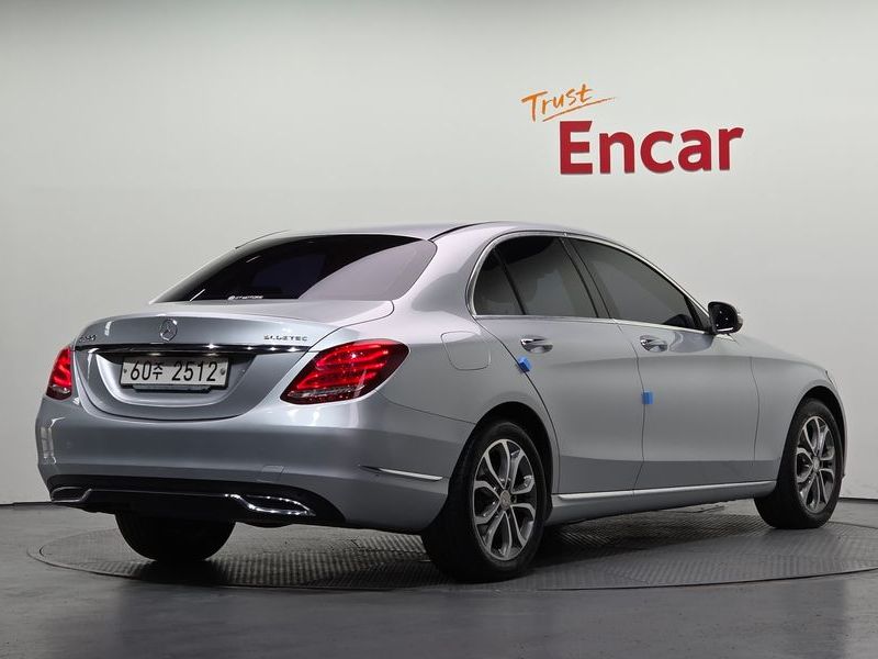 2015 Mercedes-Benz C-Class C220 BlueTEC Avantgarde photo 2