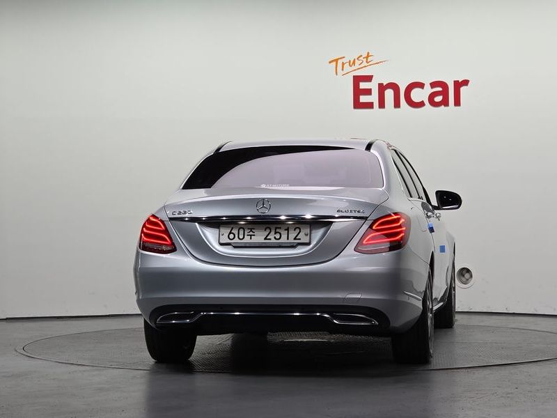 2015 Mercedes-Benz C-Class C220 BlueTEC Avantgarde photo 4