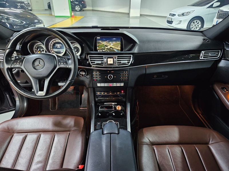 2016 Mercedes-Benz E-Class E300 4MATIC Avantgarde photo 2
