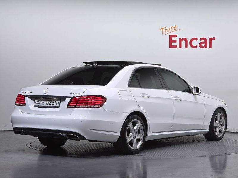 2014 Mercedes-Benz E-Class E250 CDI 4MATIC photo 2