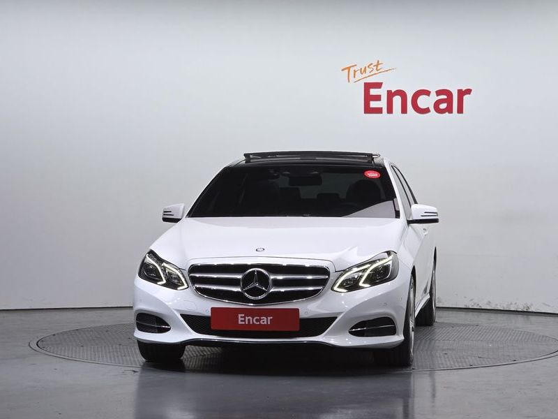 2014 Mercedes-Benz E-Class E250 CDI 4MATIC photo 3