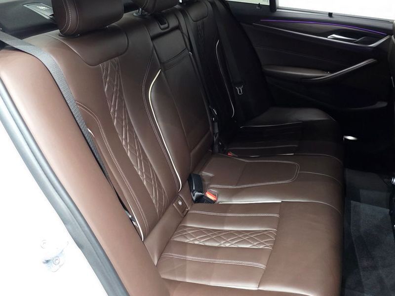 2018 BMW 5 Series 530i M Sport Package Plus photo 12