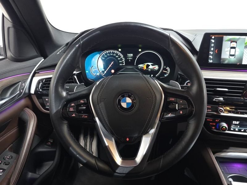 2018 BMW 5 Series 530i M Sport Package Plus photo 13