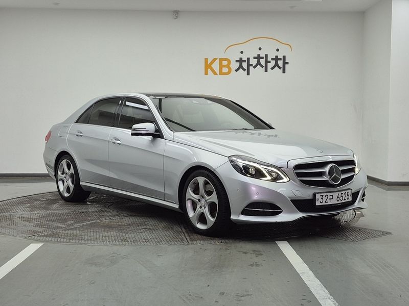 2015 Mercedes-Benz E-Class E400 4MATIC photo 2